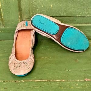 EUC- ONLY WORN **TWICE** Romantic Blush color